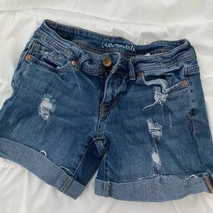 AÉROPOSTALE RIPPED BOYFRIEND SHORTS